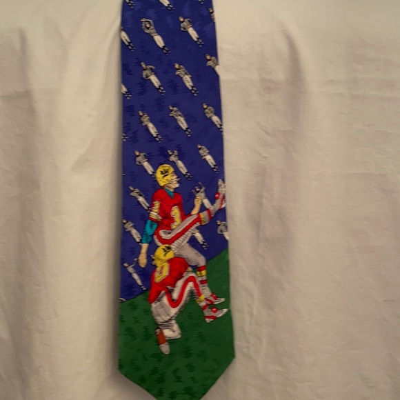 Nicole Miller 100%Silk Tie - Picture 1 of 2